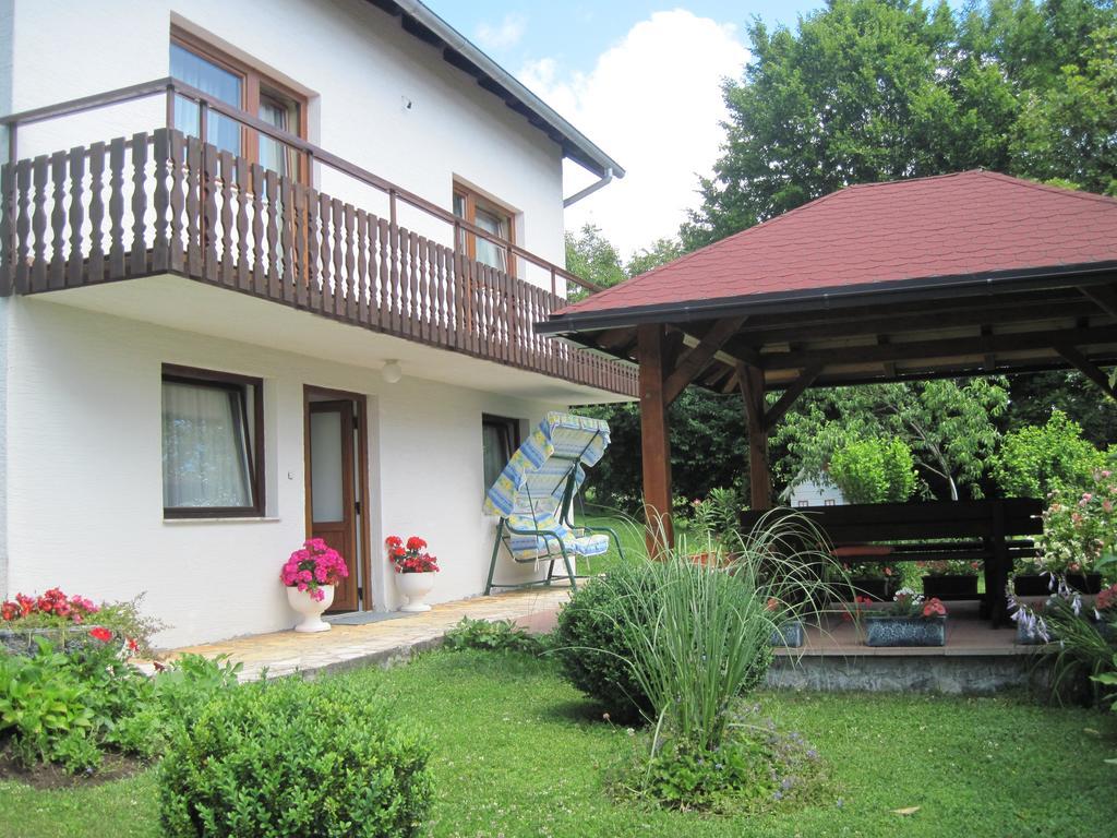Apartment And Rooms Ivancica Seliste Dreznicko Eksteriør billede